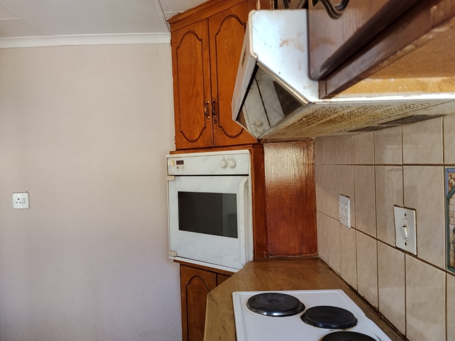 To Let 3 Bedroom Property for Rent in Geelhoutpark North West
